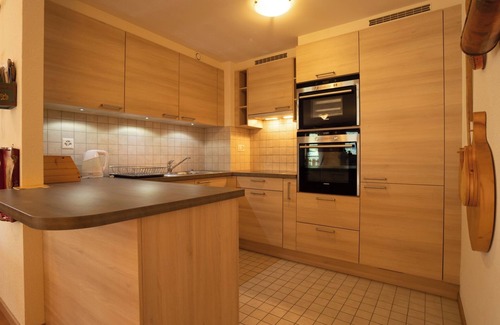 Barboleusaz Apartamento | The apartment is located 150m from the Place de la Barboleuse in Gryon, close to all amenities, the