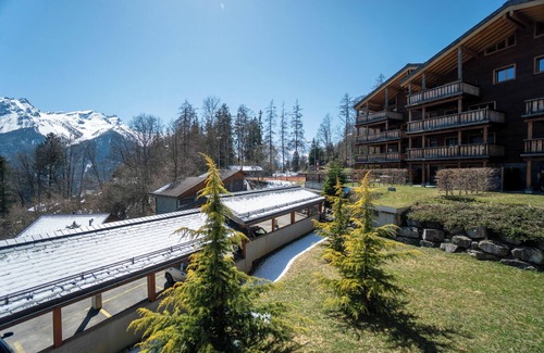 Barboleusaz Apartamento | The apartment is located 150m from the Place de la Barboleuse in Gryon, close to all amenities, the