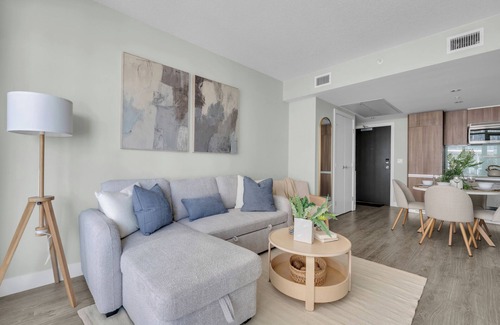 Victoria Park Condominio | The Astoria | Steps to Stampede+Saddledome+BMO Center| Free Parking