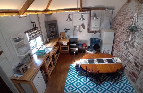 Pembroke Casa | The Barn, Square Island. Peaceful and pet friendly.