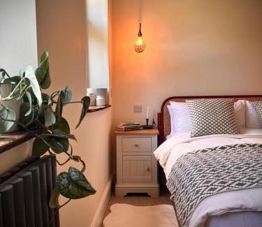 Crockerton Hotel | The Bath Arms Shearwater