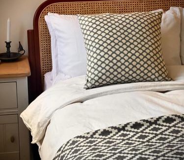 Crockerton Hotel | The Bath Arms Shearwater