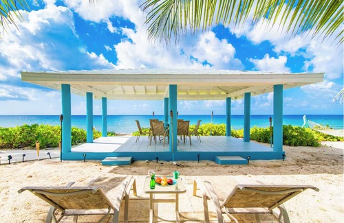 Old Man Bay Cabaña | The Bay with 500 Feet of BeachFront and 2 Cottages