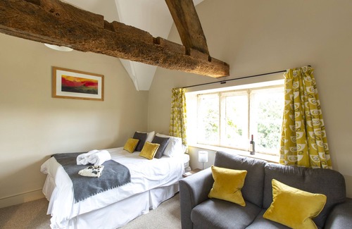 Stroud Hotel | The Bell Inn