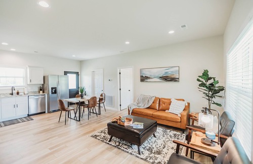 Marion Casa | The Best of Lake Egypt / Lake Access + Covered Dock