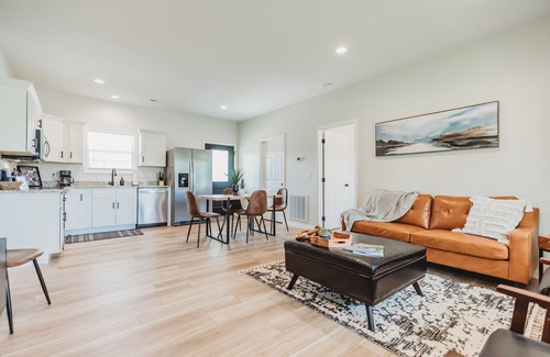 Marion Casa | The Best of Lake Egypt / Lake Access + Covered Dock