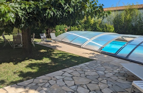 Saint-Sulpice-de-Faleyrens Apartamento | The big stone of St Emilion