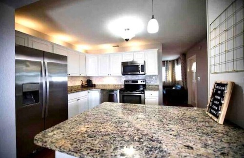 Sun Bay South Casa | The Big Guava Retreat-3b2b/POOL/FIRE PIT/BBQ/ PET FRIENDLY/