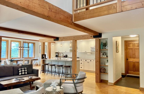 Stowe Area Chalet De Esquí | 𝖳𝖧𝖤 𝖡𝖨𝖱𝖢𝖧𝖤𝖲 ↟↟↟ 𝘵𝘳𝘢𝘯𝘲𝘶𝘪𝘭𝘪𝘵𝘺