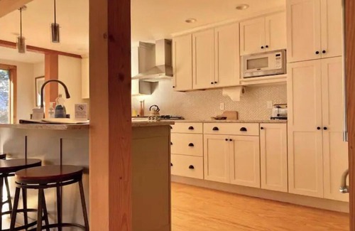 Stowe Area Chalet De Esquí | 𝖳𝖧𝖤 𝖡𝖨𝖱𝖢𝖧𝖤𝖲 ↟↟↟ 𝘵𝘳𝘢𝘯𝘲𝘶𝘪𝘭𝘪𝘵𝘺