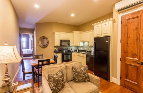 Anderson Hotel | The Bleckley Inn