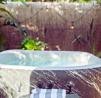 Downtown Orlando Casa | The Blue Bungalow - Peaceful, Porch, Hot Tub, Downtown