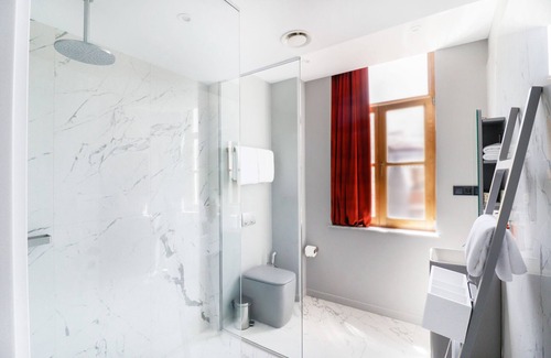 Tbilisi City Centre Hotel | The Blue Fox Hotel
