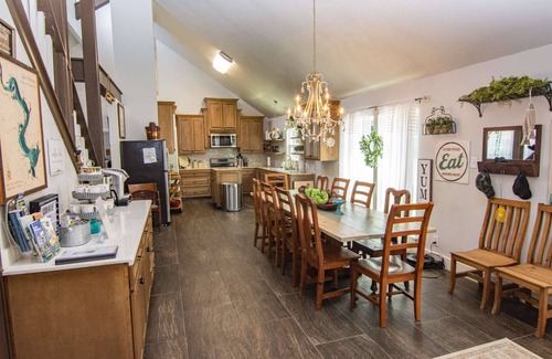 Lake Whitney Casa | The Blue Magnolia Lodge: Luxury Retreat on Lake Whitney with Hot Tub, Fire Pit, and Private Cove!