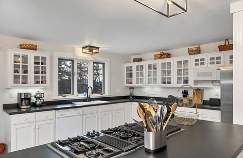 Melvin Village Casa | The Blue Spruces Waterfront Estate on Lake Winnipesaukee in Melvin Village