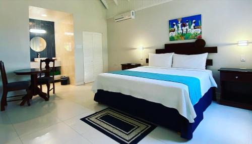 Negril Hotel | THE BOARDWALK VILLAGE