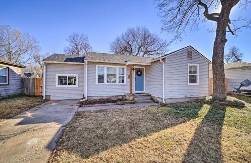 Tulsa Casa | The Boston Cottage about 4 Mi to Downtown Tulsa