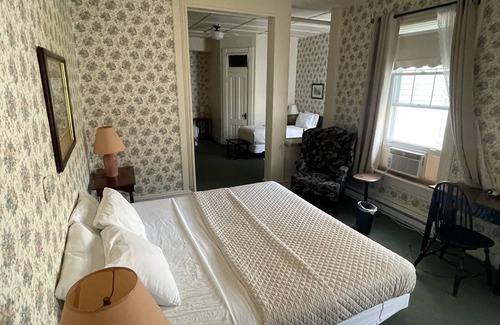 Brandon Hotel | The Brandon Inn - Family Suite For Four