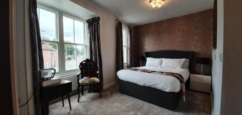 Lincoln Hotel | The Bronze Pig