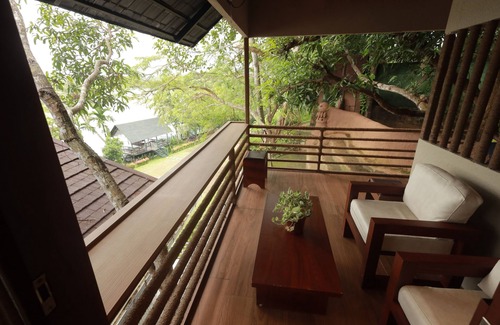 Quilon Complejo | The Brook Serene