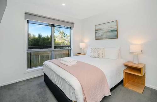 Blackmans Bay Casa | The Bungalow in the Bay Modern New 2 bed 15min/CBD