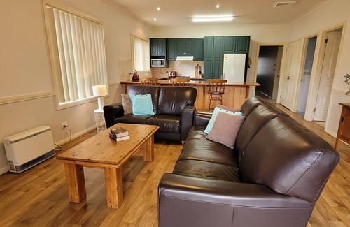 Cootamundra Casa | 'The Butcher's Block' - a home away from home