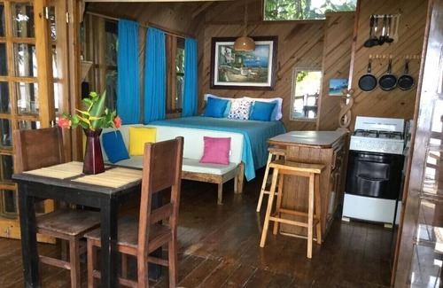 Antoneys Cay Cabaña | La Cabana Guest Cottage