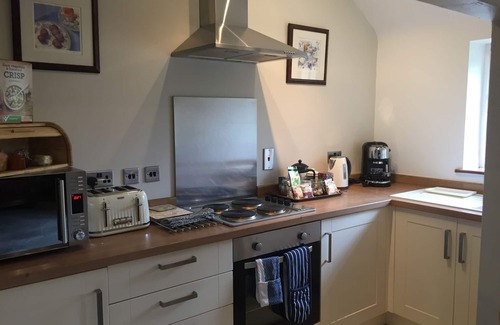 Hinton Cabaña | Se admiten perros en la cabaña Cotswold con gran jardín privado Cerca de Bristol y Bath.