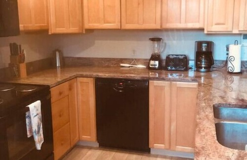 Marion Casa | The Canary at Lake of Egypt