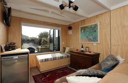 Haumoana Cabina | The Cape View Pacific Ocean Experience