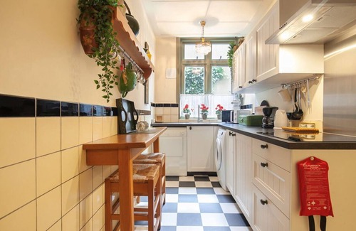 Lekkerkerk Cama Y Desayuno | The Captain's Cabin with XXL bath and sauna on the river De Lek