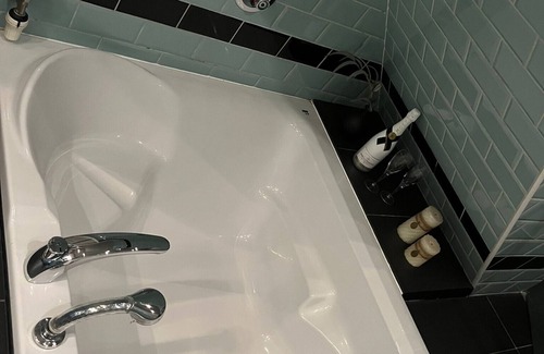 Lekkerkerk Cama Y Desayuno | The Captain's Cabin with XXL bath and sauna on the river De Lek