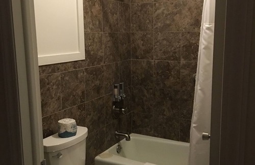 Maggie Valley Hotel | The Cardinal Inn