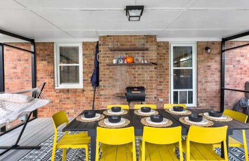 Lincolnville Casa | The Caspian large family house with private pool in Summerville