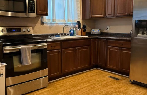 Oneonta Casa | The Castle - Downtown Shopping and Eating easy pleasant walk