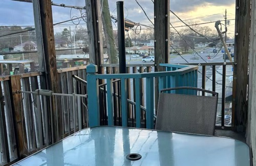 Oneonta Casa | The Castle - Downtown Shopping and Eating easy pleasant walk