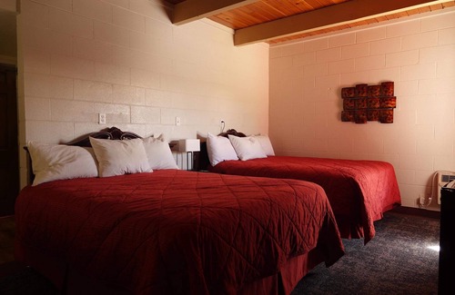 Scottsbluff Hotel | The Castle Inn