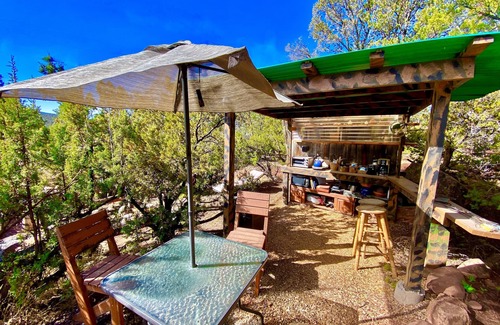 Zuzax Villa | La casa del árbol Chi ... Glamping civilizado en Sunny Mellow Eco Villa sostenible