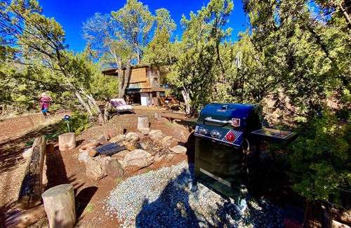 Zuzax Villa | La casa del árbol Chi ... Glamping civilizado en Sunny Mellow Eco Villa sostenible