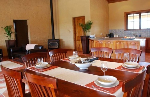 Emu Flat Casa | The Clare View HOUSE (pet friendly, wheelchair accessible)Sleep 8