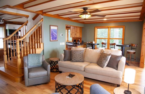 Town of Torrey Casa | The Cliff House Hot Tub, Kayaks & Game Room