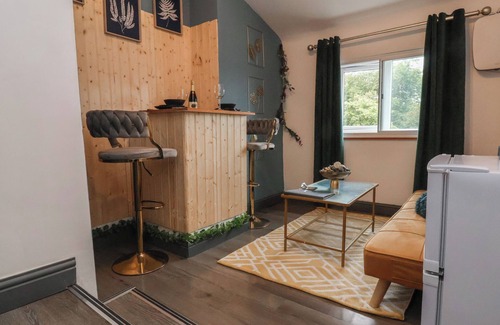 Chester Cabaña | The Cloud Apartment 1