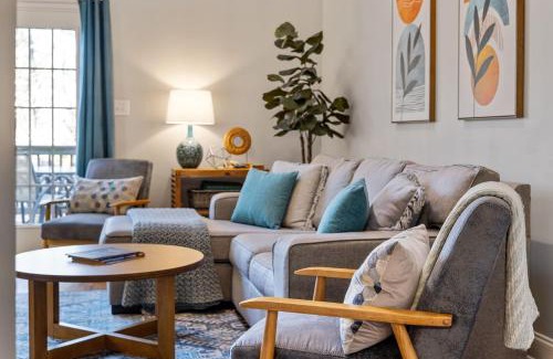 Cary Casa | The Cloverleaf - Near Downtown Cary & RDU