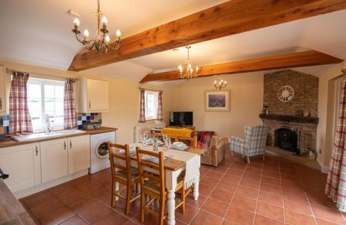 Lincoln Casa | The Coach House