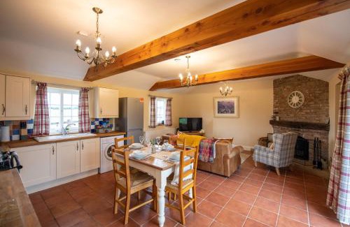 Lincoln Casa | The Coach House