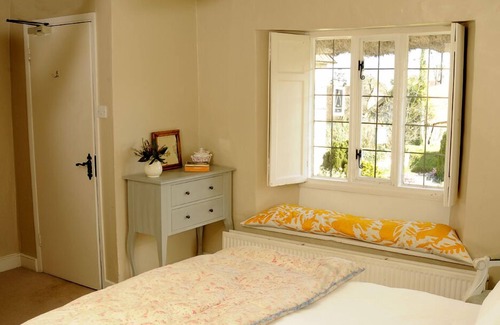 Ebbesborne Wake Hotel | The Compasses Inn