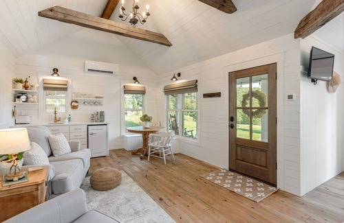 Hendersonville Cabaña | The Cottage At Eagles View