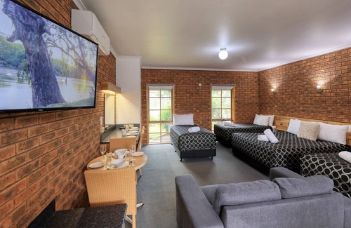 South Albury Hotel | The Cottage Motor Inn Albury CBD