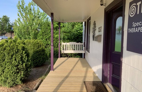 Cary Cabaña | La casa de campo en Chatham el corazón de d / t Cary más cercano al epicentro muestra de arte / baúl