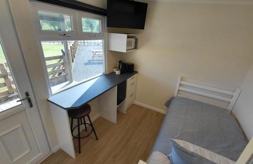 Puketapu Apartamento | The Cow and Calf Cottages- 2 modern self-contained cottages sleeping 4 & 1 in Napier